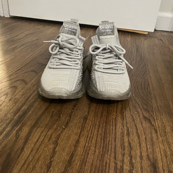 Steve Madden sneakers - Picture 2 of 2